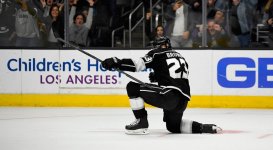 NHL-Kings-Brown-celebrates-goal-against-Wild-1040x572.jpg